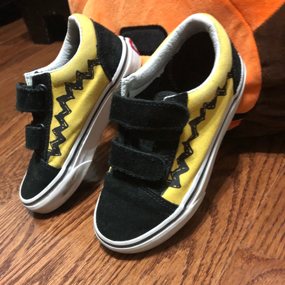 Boys Charlie Brown Vans